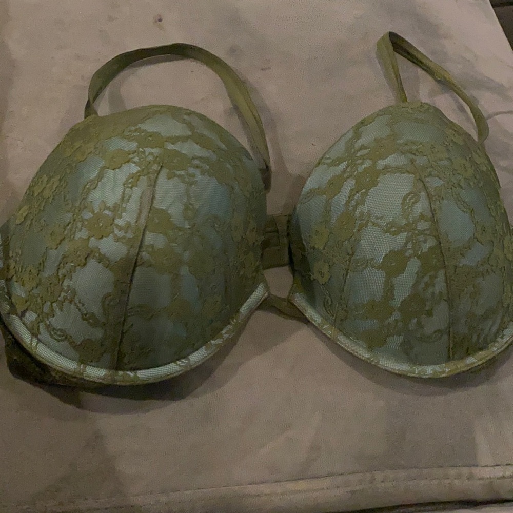 Victoria’s secret push up bra‎